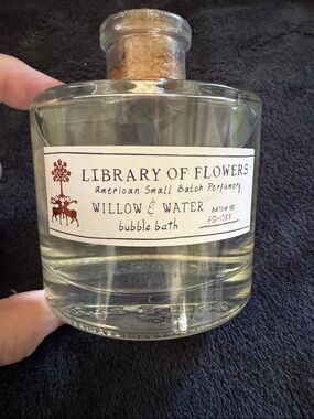 Willow & Water Bubble Bath - library of flowers 6.76oz